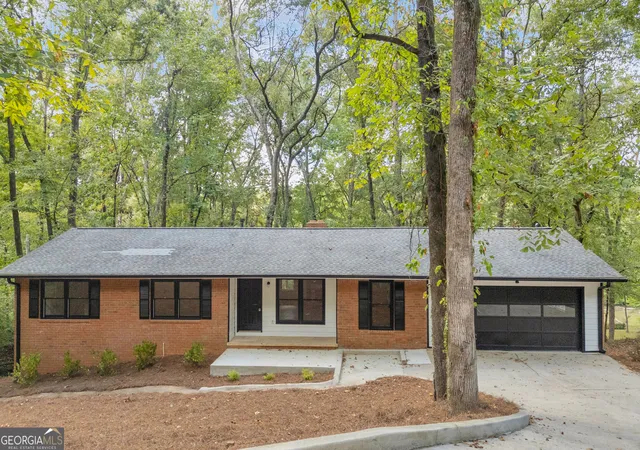 Photo 1 of Sale Pending at 270 Spalding Cir, Athens, GA 30605 | MLS# 10857773 | Listing updated on 2026-10-26