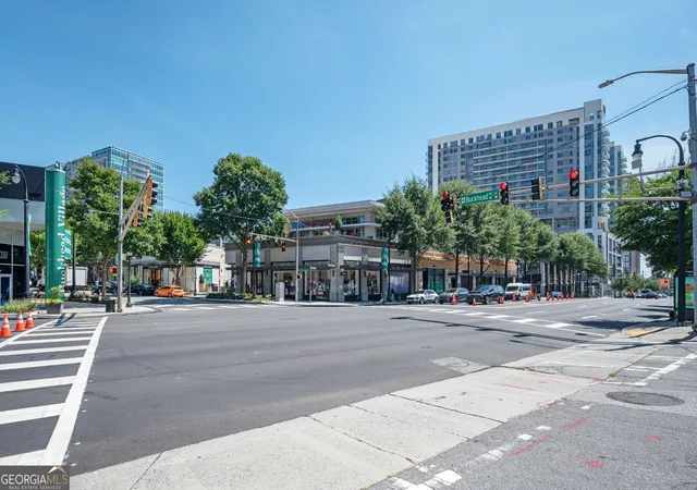 Listing Photo 2 - Condo for sale in building located at 3040 Peachtree Rd Nw, Atlanta, GA 30305 - Unit #212