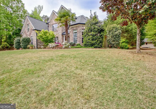 3rd image of 374 Persimmon Dr, Sharpsburg, GA 30277 | MLS# 10826270