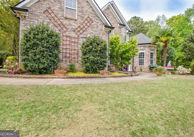 5th image of 374 Persimmon Dr, Sharpsburg, GA 30277 | MLS# 10826270