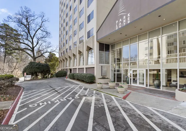 3rd image of 2479 Peachtree Rd Ne #217, Atlanta, GA 30305 | MLS# 10712494