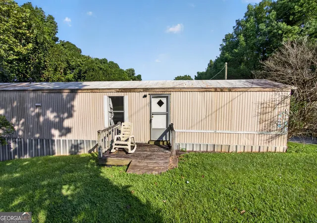 Photo 3 of Manufactured home for sale at 367 E Second St, Blue Ridge, GA 30513 | MLS# 10833884 | Listing updated on 2026-09-10