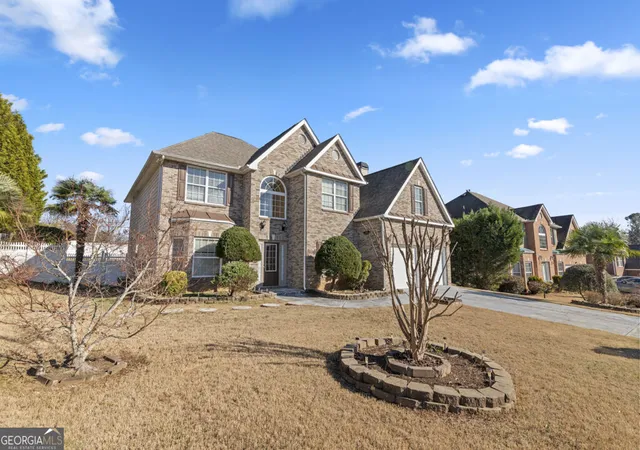 Photo 2 of Single family home for sale at 820 Kaitlyn Dr, Loganville, GA 30052 | MLS# 10833748 | Listing updated on 2026-08-27