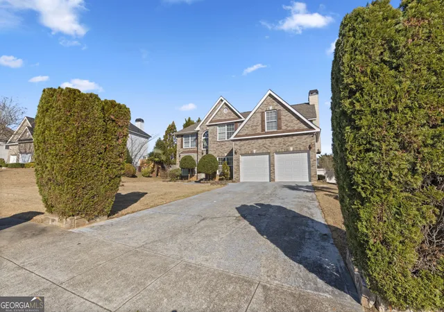 Photo 3 of Single family home for sale at 820 Kaitlyn Dr, Loganville, GA 30052 | MLS# 10833748 | Listing updated on 2026-08-27