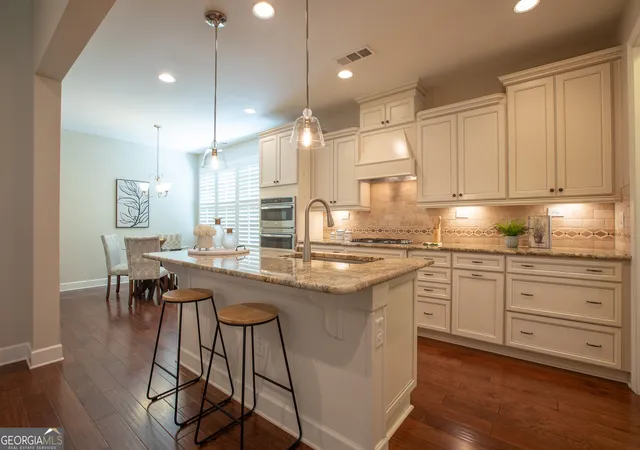3rd image of 4042 Lavender Pt, Gainesville, GA 30504 | MLS# 10792603