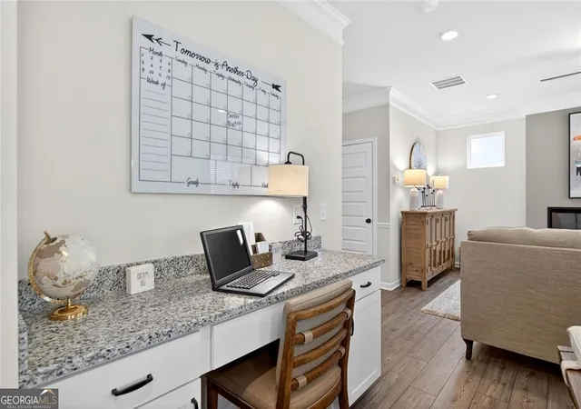 2nd image of 207 Roy Dr, Calhoun, GA 30701 | MLS# 10818843