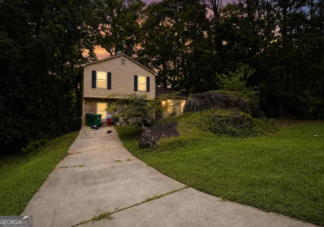 2nd image of 3040 Orbit Cir, Ellenwood, GA 30294 | MLS# 10807095