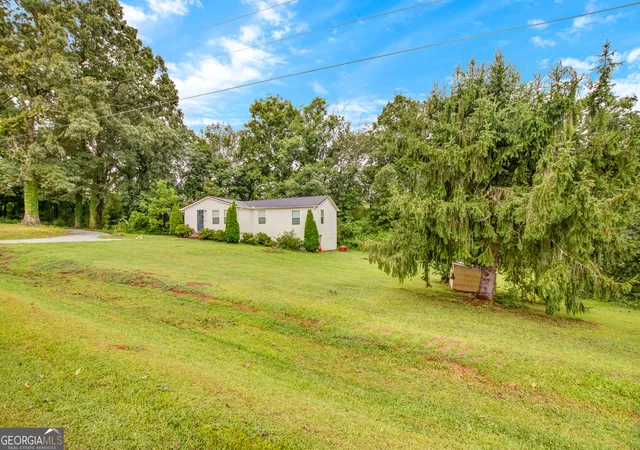 Photo 1 of Sale Pending at 977 Bob Patton Rd, Clarkesville, GA 30523 | MLS# 10805146 | Listing updated on 2026-09-11