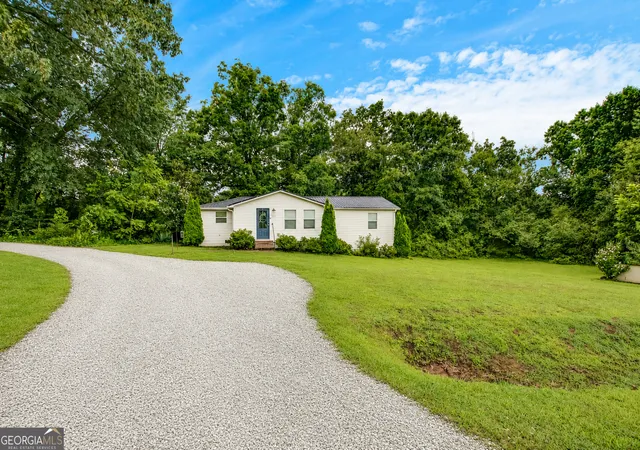 1st image of 977 Bob Patton Rd, Clarkesville, GA 30523 | MLS# 10805146