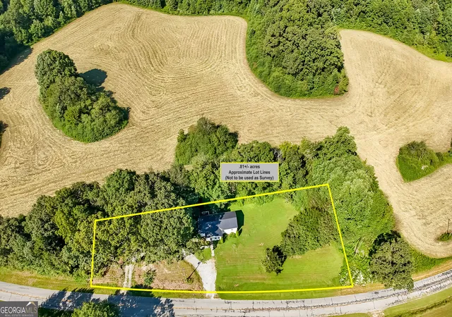 Photo 2 of Sale Pending at 977 Bob Patton Rd, Clarkesville, GA 30523 | MLS# 10805146 | Listing updated on 2026-09-11