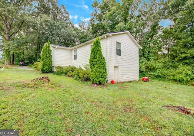 Photo 3 of Sale Pending at 977 Bob Patton Rd, Clarkesville, GA 30523 | MLS# 10805146 | Listing updated on 2026-09-11