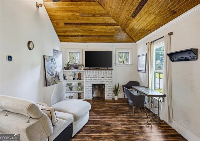 Photo 3 of Single family home for sale at 1945 Nw Baker Rd, Atlanta, GA 30318 | MLS# 10836180 | Listing updated on 2026-10-06