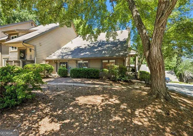 Photo 3 of Sale Pending at 4250 D'youville Tr, Atlanta, GA 30341 | MLS# 10778729 | Listing updated on 2026-10-02
