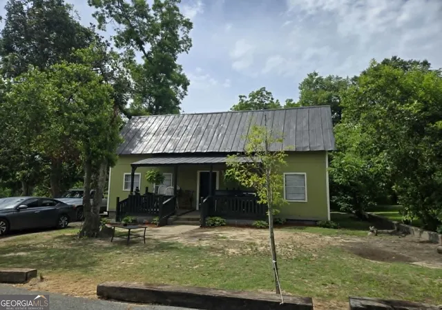Homes for sale in Hawkinsville, GA | 3 E Mcduffie St, Hawkinsville, GA 31036 | MLS# 10773001
