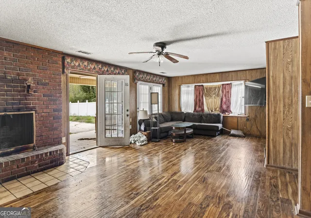 Photo 3 of Sale Pending at 160 Hall St, Hinesville, GA 31313 | MLS# 10718670 | Listing updated on 2026-09-21