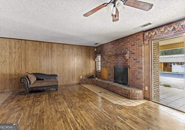 Photo 4 of Sale Pending at 160 Hall St, Hinesville, GA 31313 | MLS# 10718670 | Listing updated on 2026-09-21