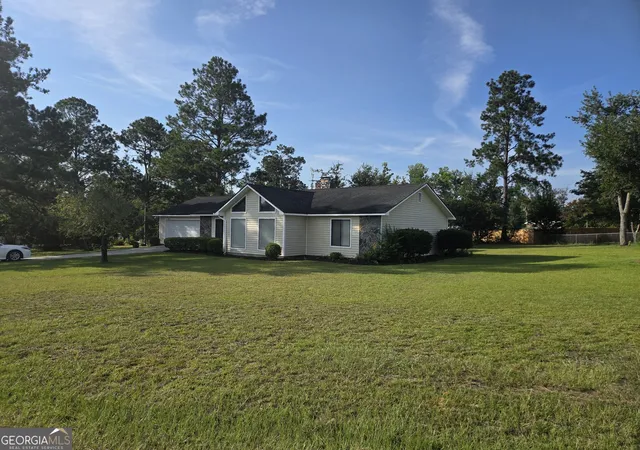 2nd image of 1322 Woodlawn Cir, Vidalia, GA 30474 | MLS# 10828718