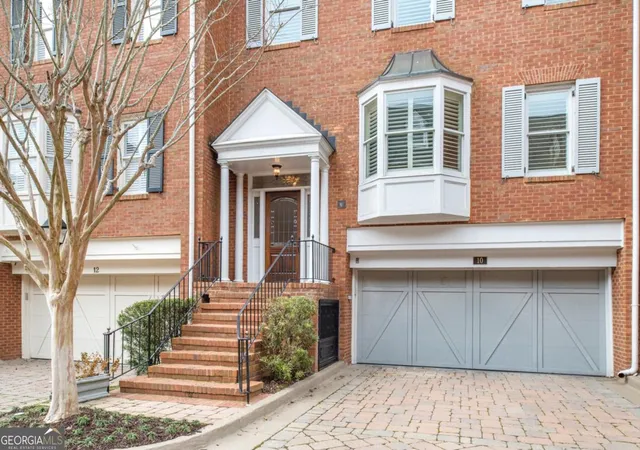 Photo 2 of Townhouse for sale at 3685 Peachtree Rd NE #10, Atlanta, GA 30319 | MLS# 10718883 | Listing updated on 2026-05-26