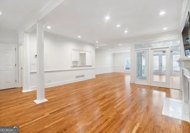 Photo 3 of Townhouse for sale at 3685 Peachtree Rd NE #10, Atlanta, GA 30319 | MLS# 10718883 | Listing updated on 2026-05-26