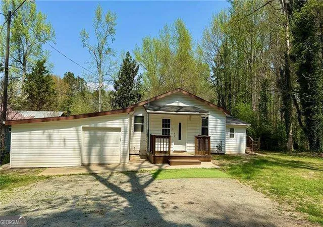 Photo 1 of Single family home for sale at 337 Lee Dr, Acworth, GA 30102 | MLS# 10719869 | Listing updated on 2026-08-02