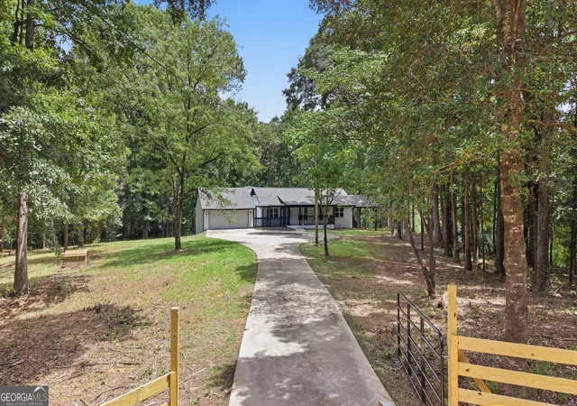 Photo 2 of Single family home for sale at 3736 Airline Rd, Mcdonough, GA 30252 | MLS# 10822400 | Listing updated on 2026-09-09