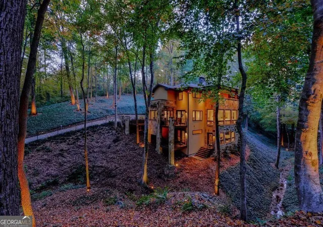 Photo 4 of Single family home for sale at 1180 E Beechwood Dr NW, Atlanta, GA 30327 | MLS# 10735194 | Listing updated on 2026-07-25