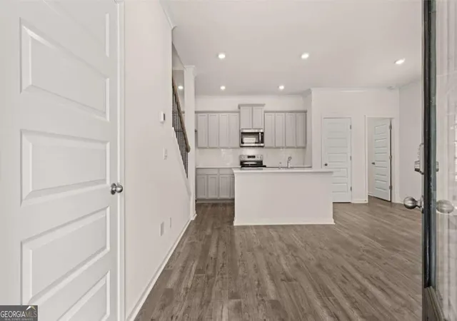 Photo 3 of Townhouse for sale at 522 Silver Moon Dr, Loganville, GA 30052 | MLS# 10732284 | Listing updated on 2026-09-18