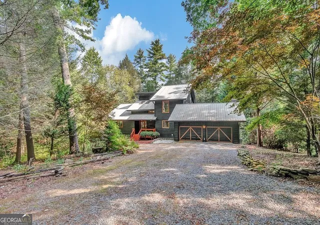 Photo 1 of Single family home for sale at 450 Flat Crk Cir, Blue Ridge, GA 30513 | MLS# 10812476 | Listing updated on 2026-08-07