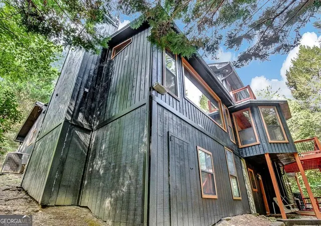 Photo 3 of Single family home for sale at 450 Flat Crk Cir, Blue Ridge, GA 30513 | MLS# 10812476 | Listing updated on 2026-08-07