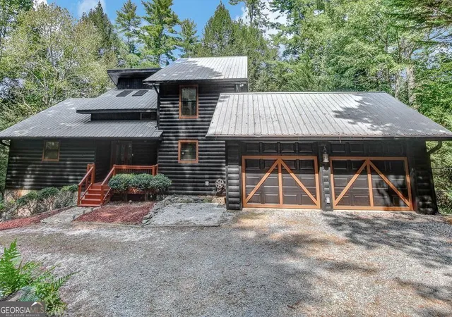 Photo 4 of Single family home for sale at 450 Flat Crk Cir, Blue Ridge, GA 30513 | MLS# 10812476 | Listing updated on 2026-08-07