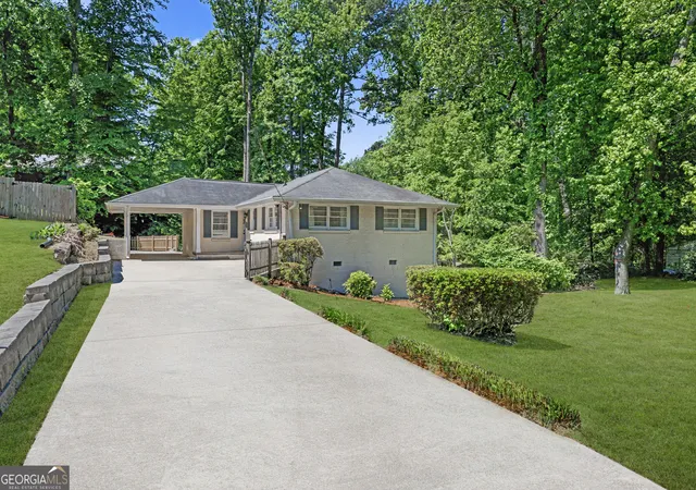 Photo 2 of Single family home for sale at 1942 Kenwood Rd Se, Smyrna, GA 30082 | MLS# 10760293 | Listing updated on 2026-09-08