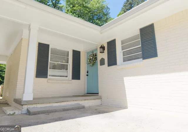 Photo 3 of Single family home for sale at 1942 Kenwood Rd Se, Smyrna, GA 30082 | MLS# 10760293 | Listing updated on 2026-09-08