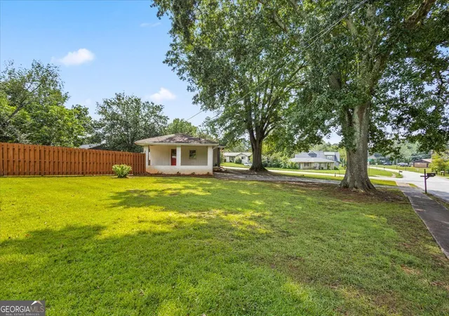 Photo 3 of Single family home for sale at 2801 Miriam Ln, Decatur, GA 30032 | MLS# 10824980 | Listing updated on 2026-09-10