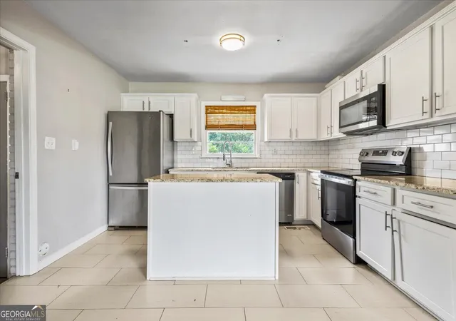 Photo 4 of Single family home for sale at 2801 Miriam Ln, Decatur, GA 30032 | MLS# 10824980 | Listing updated on 2026-09-10