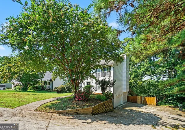 Photo 2 of Sale Pending at 2993 Carrollton Ct, Marietta, GA 30066 | MLS# 10824392 | Listing updated on 2026-09-17