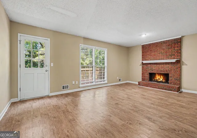 Photo 4 of Single family home for sale at 2993 Carrollton Ct, Marietta, GA 30066 | MLS# 10824392 | Listing updated on 2026-10-09