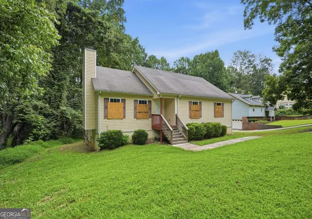 Photo 3 of Single family home for sale at 6013 Radford Dr, Riverdale, GA 30296 | MLS# 10820598 | Listing updated on 2026-09-18