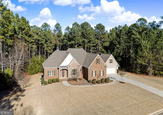 Photo 3 of Sale Pending at 89 Fox Hall Xing E, Senoia, GA 30276 | MLS# 10693469 | Listing updated on 2026-03-20