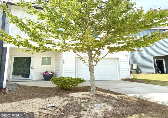 2nd image of 7103 Gladstone Cir, Lithonia, GA 30038 | MLS# 10731117