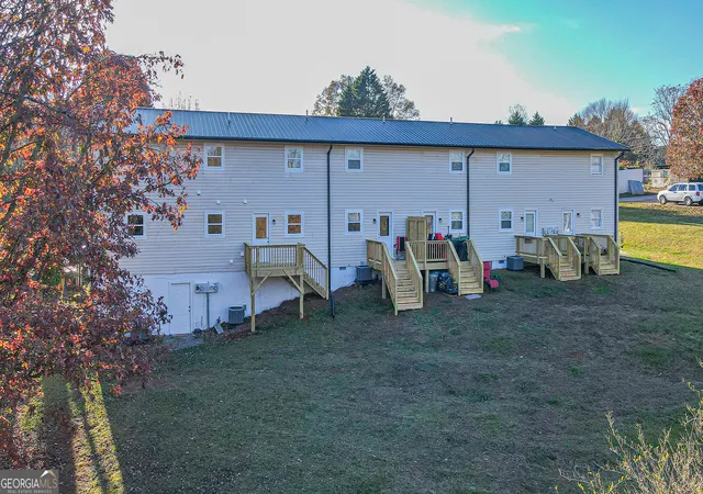 Listing Photo 5 - Condo for sale in building located at 450 Camp Creek Cir, Cornelia, GA 30531 - Unit #A-G