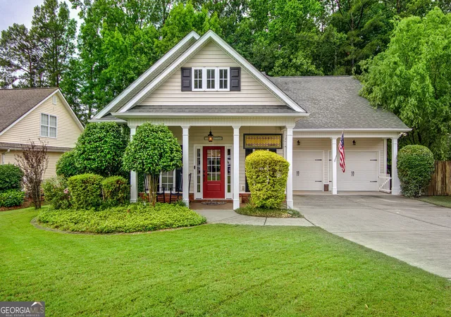 Photo 1 of Single family home for sale at 10 Westhill Dr, Newnan, GA 30265 | MLS# 10785788 | Listing updated on 2026-09-08