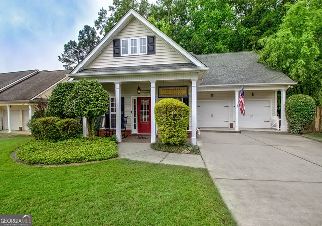 Photo 4 of Single family home for sale at 10 Westhill Dr, Newnan, GA 30265 | MLS# 10785788 | Listing updated on 2026-09-08