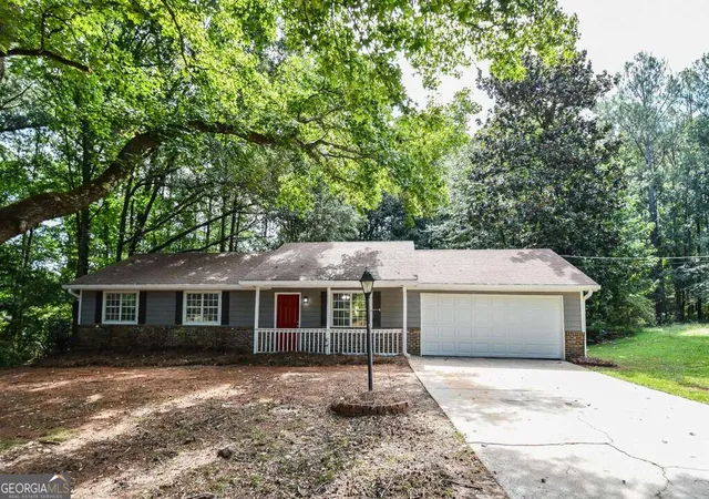 1st image of 110 E Country Woods Dr, Covington, GA 30016 | MLS# 10824579