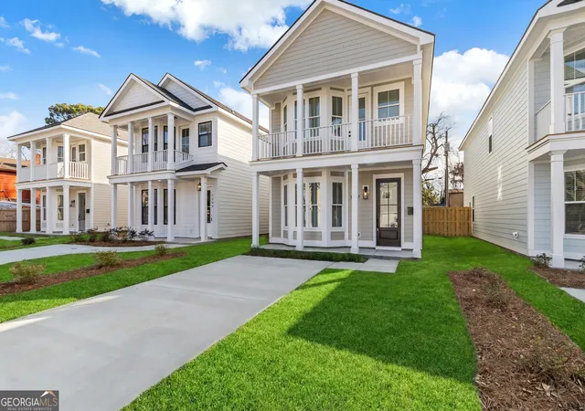 Photo 3 of Sale Pending at 1207 E 34th Street, Savannah, GA 31404 | MLS# 10698286 | Listing updated on 2026-05-18