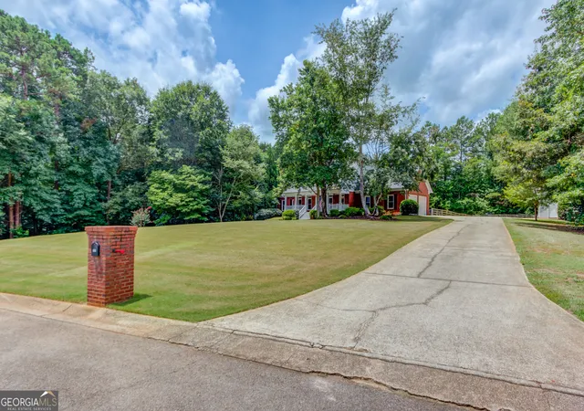 Photo 3 of Single family home for sale at 185 Woodland Ter, Jefferson, GA 30549 | MLS# 10802496 | Listing updated on 2026-09-17