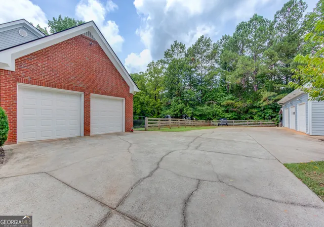 Photo 3 of Single family home for sale at 185 Woodland Ter, Jefferson, GA 30549 | MLS# 10802496 | Listing updated on 2026-09-17