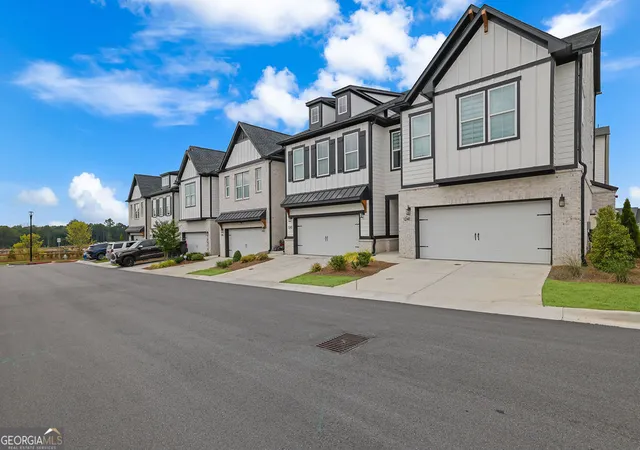 Photo 2 of Townhouse for sale at 1245 Wintergreen Way, Cumming, GA 30041 | MLS# 10789774 | Listing updated on 2026-09-13
