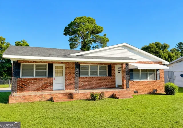 Homes for sale in Waycross, GA | 2021 Tebeau St, Waycross, GA 31501 | MLS# 10780048