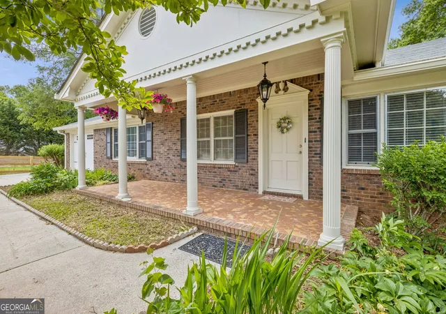 Photo 3 of Single family home for sale at 4256 Hamilton Mill Road, Buford, GA 30519 | MLS# 10763942 | Listing updated on 2026-08-24