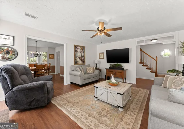 Photo 2 of Single family home for sale at 3202 Summit Glen Dr, Loganville, GA 30052 | MLS# 10800878 | Listing updated on 2026-09-21